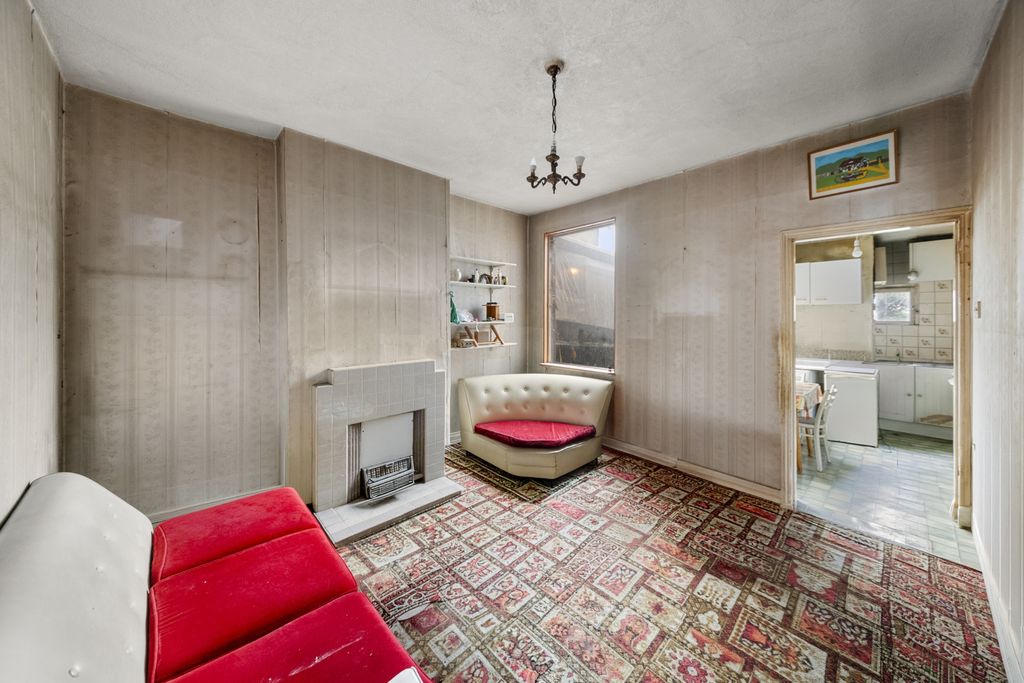 Property photo 2 of 11 Photo 1