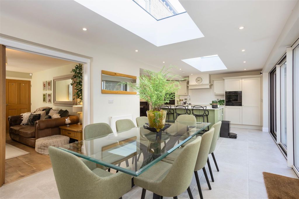 Property photo 3 of 26 00008.Jpg