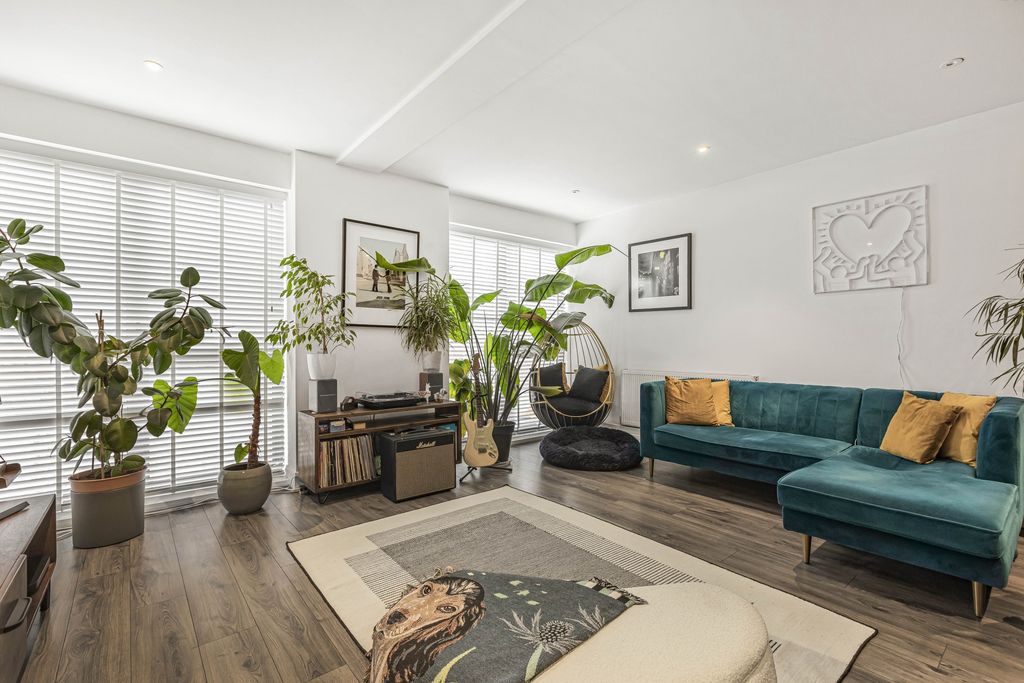 Property photo 1 of 26 Photo 24