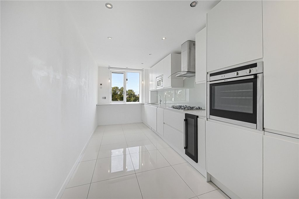 Property photo 3 of 15 Picture No. 21