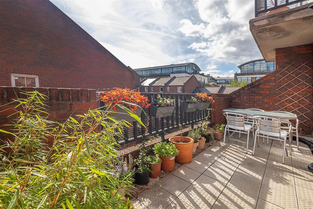Property photo 1 of 13 5-Disraeli-Close-0012 Copy.Jpg