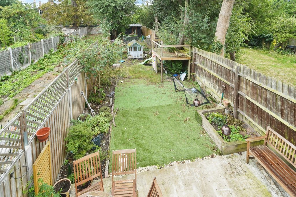 Property photo 2 of 20 Garden