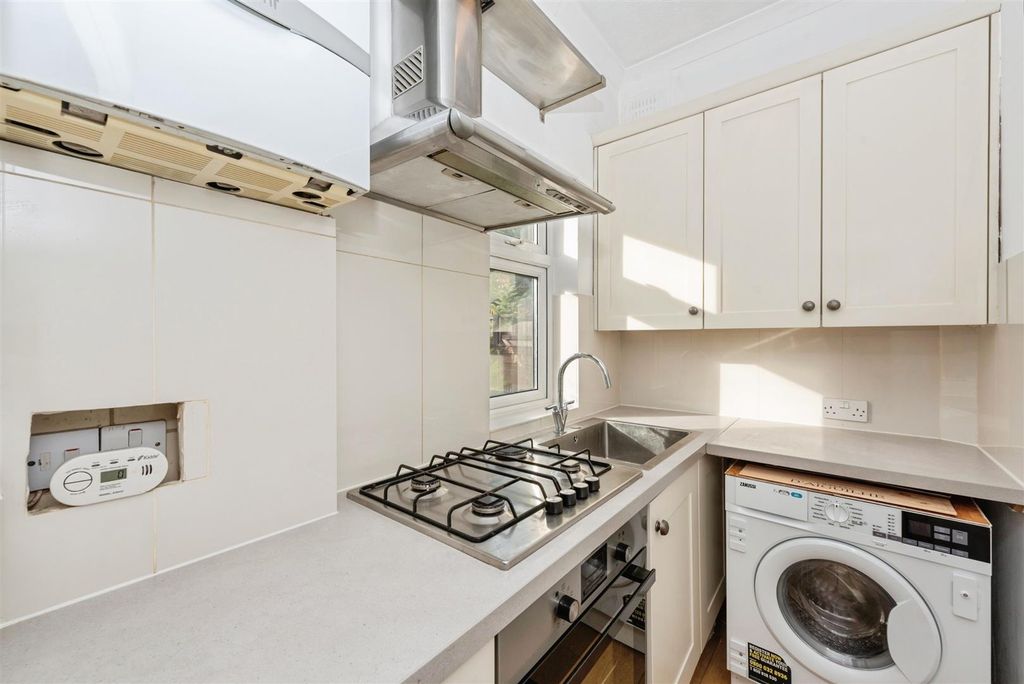 Property photo 2 of 20 Wellington2Of27.Jpg