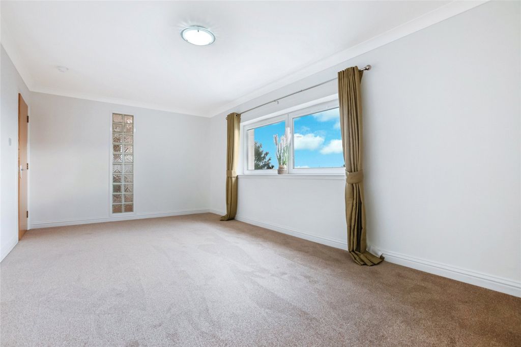 Property photo 3 of 21 Picture No. 04