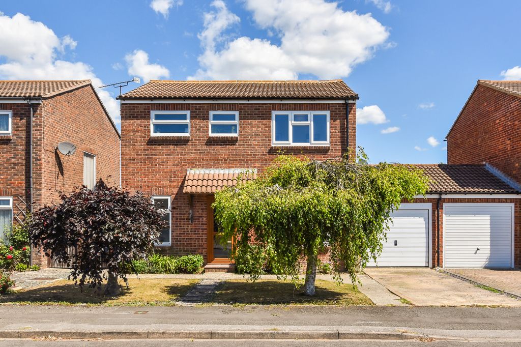 Property photo 1 of 33