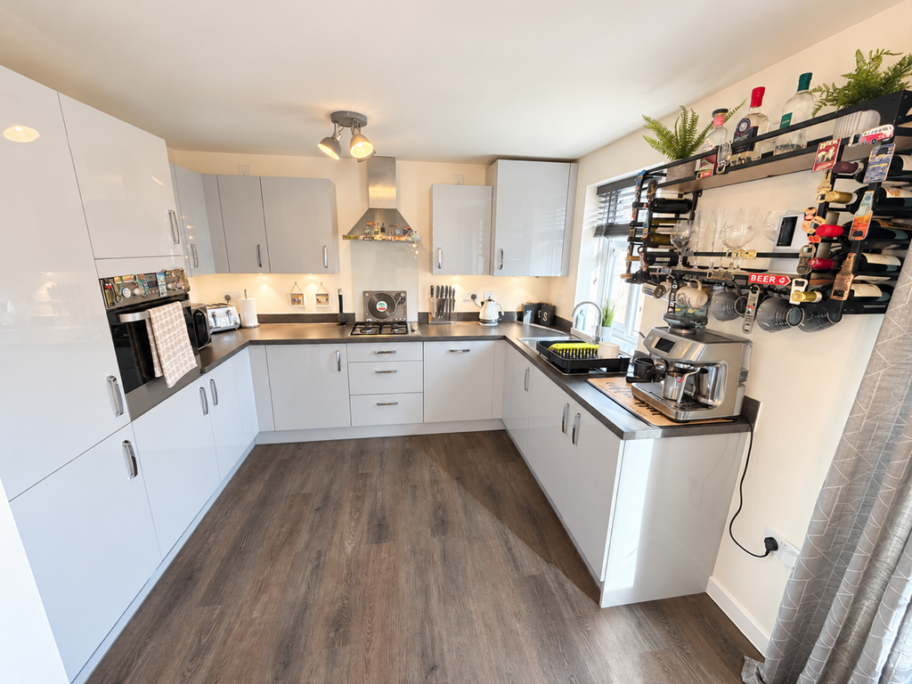 Property photo 3 of 16 3Fee3Cdd-D7E6-43A6-938B-5Dea9Abf0260