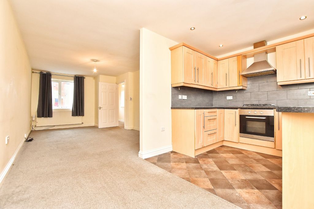 Property photo 3 of 17 Dining Area