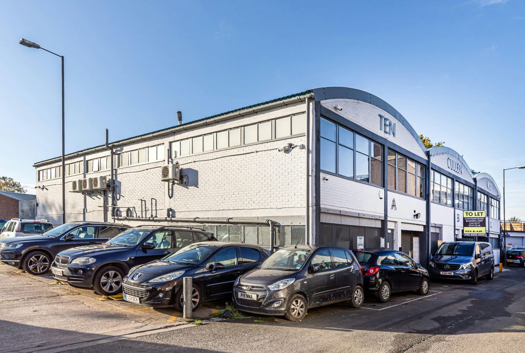 Property photo 1 of 21 Buildingphoto 4.Jpg