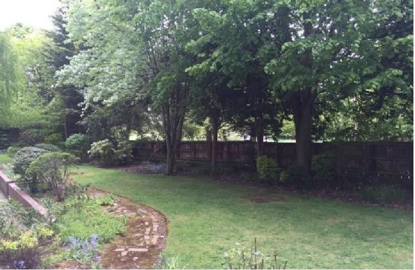 Property photo 3 of 9 Garden.Jpg