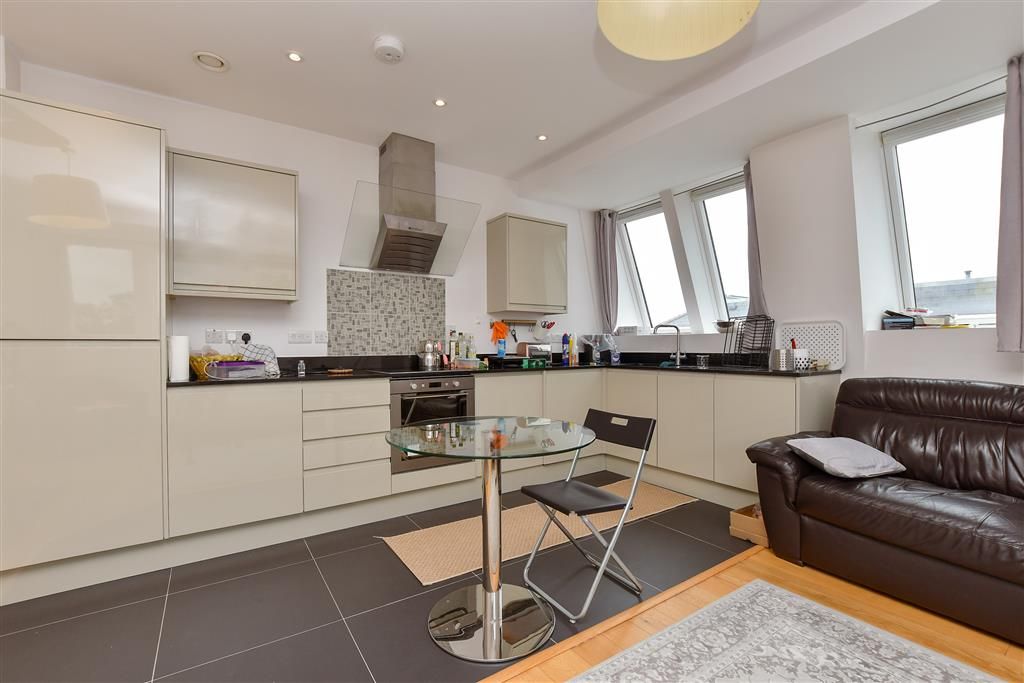 Property photo 3 of 12 Kitchen / Lounge / Diner