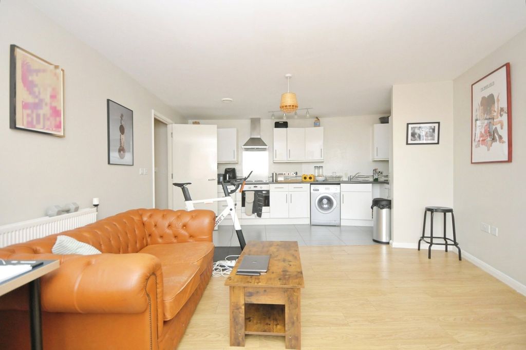 Property photo 2 of 14 Picture No. 02