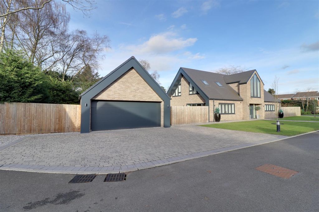 Property photo 1 of 35 Img_4825-Img_4827.Jpg