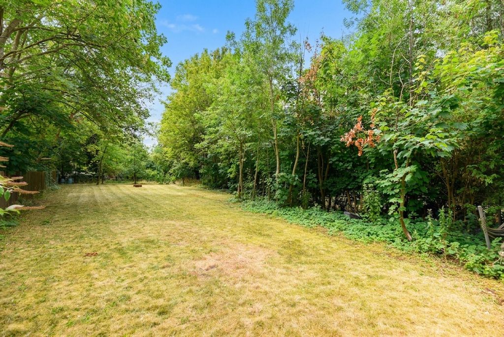 Property photo 2 of 22