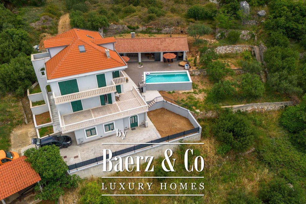 Property photo 3 of 35