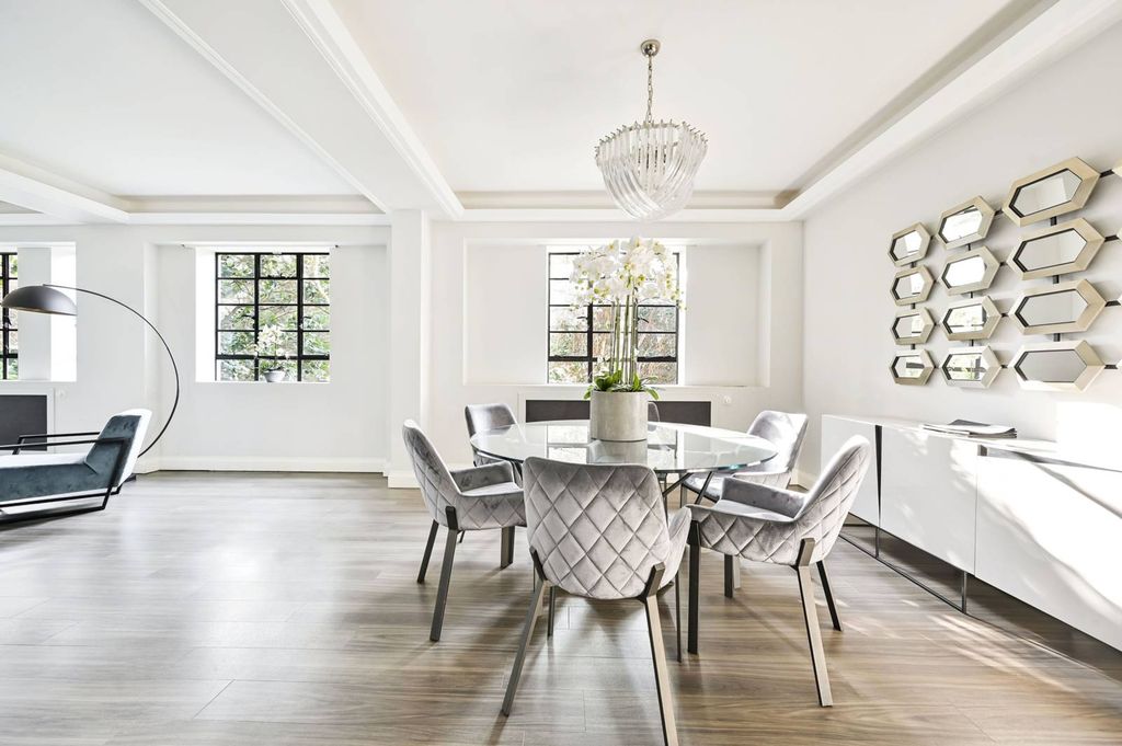 Property photo 3 of 23