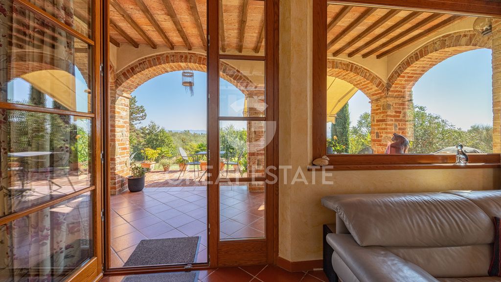 Property photo 2 of 37 Interiors