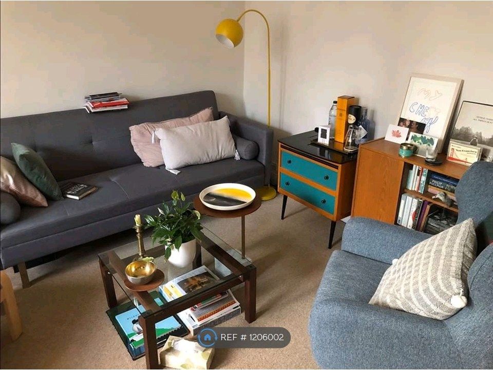 Property photo 3 of 11 Sitting Room