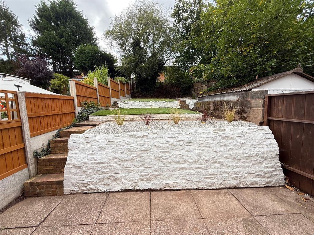 Property photo 2 of 20