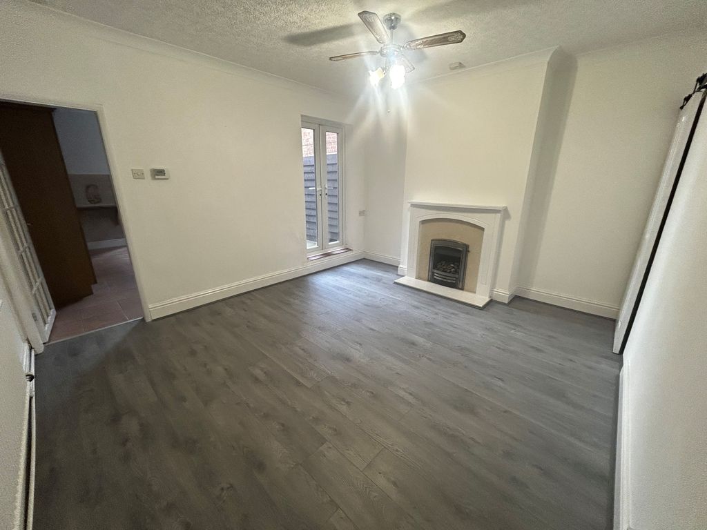 Property photo 3 of 15 Dining Room