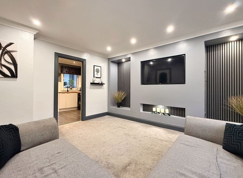 Property photo 3 of 17 Photo 4