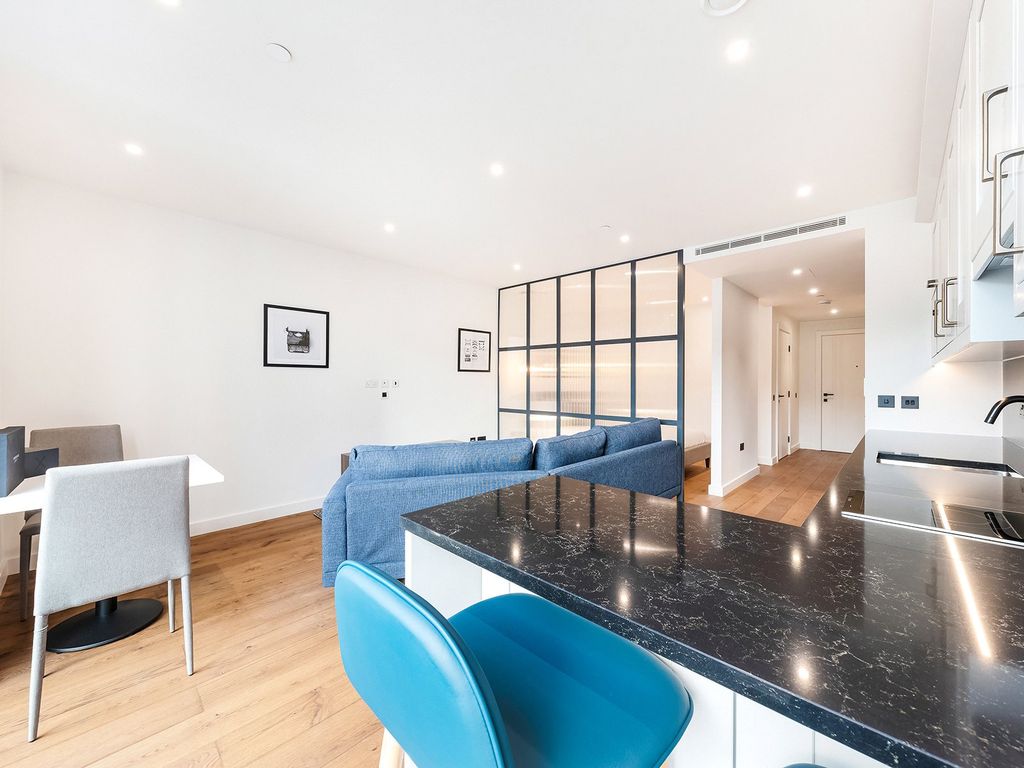 Property photo 2 of 17 Emery Wharf