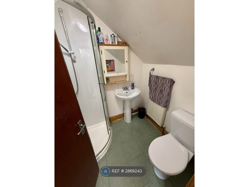 Property photo 3 of 6