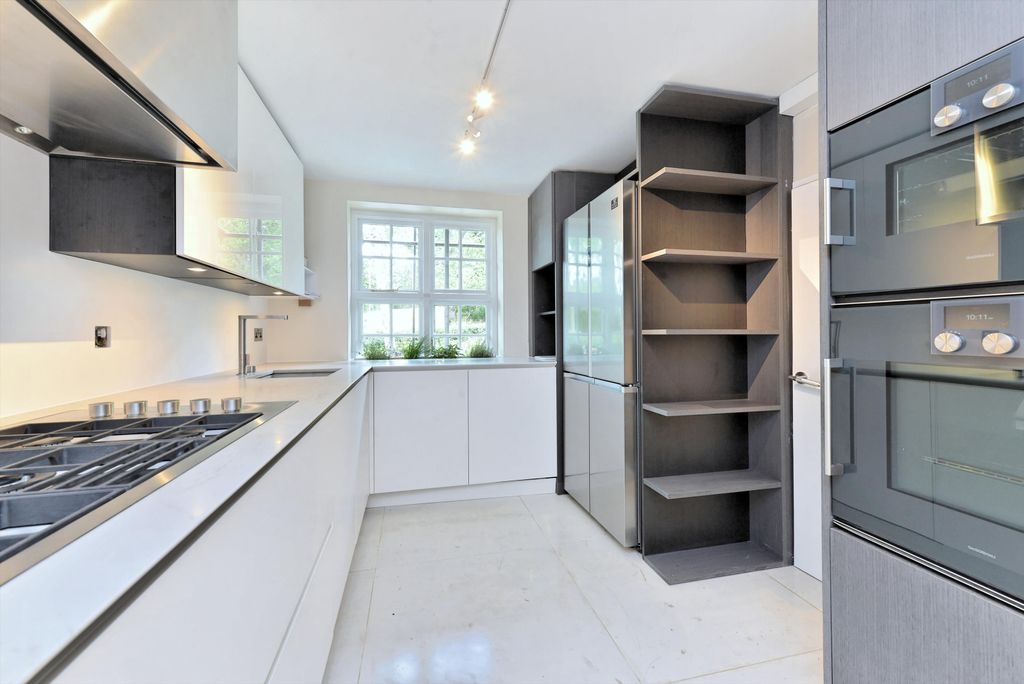 Property photo 3 of 13 Image