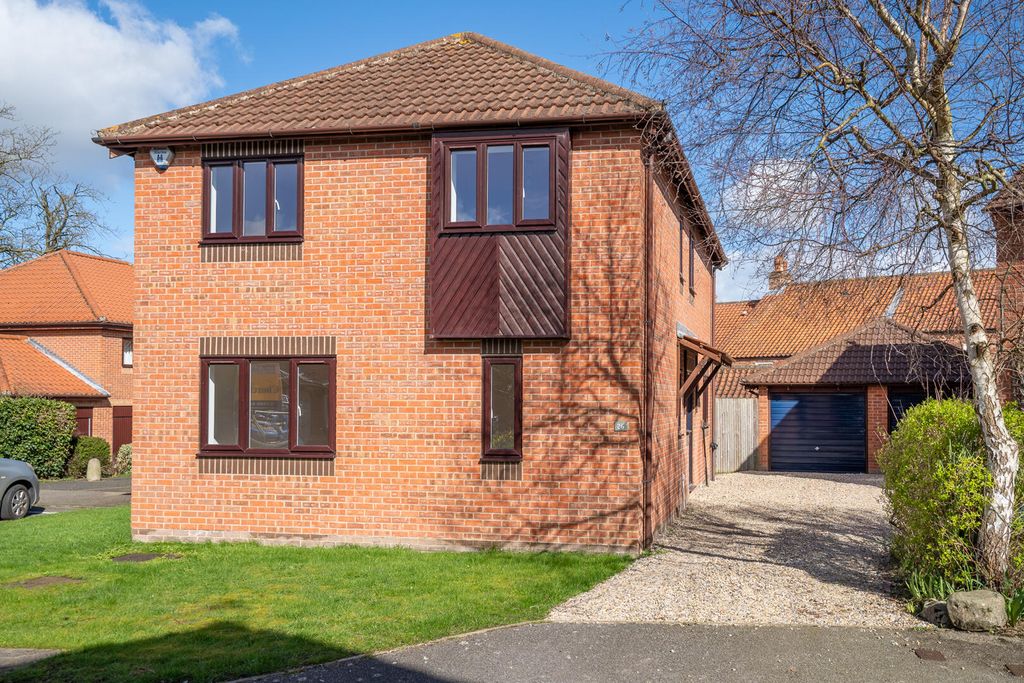 Property photo 1 of 20 Front (Exterior)