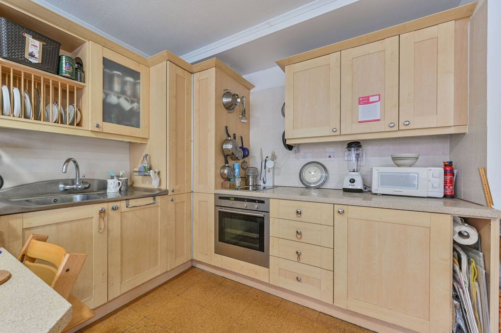 Property photo 3 of 4