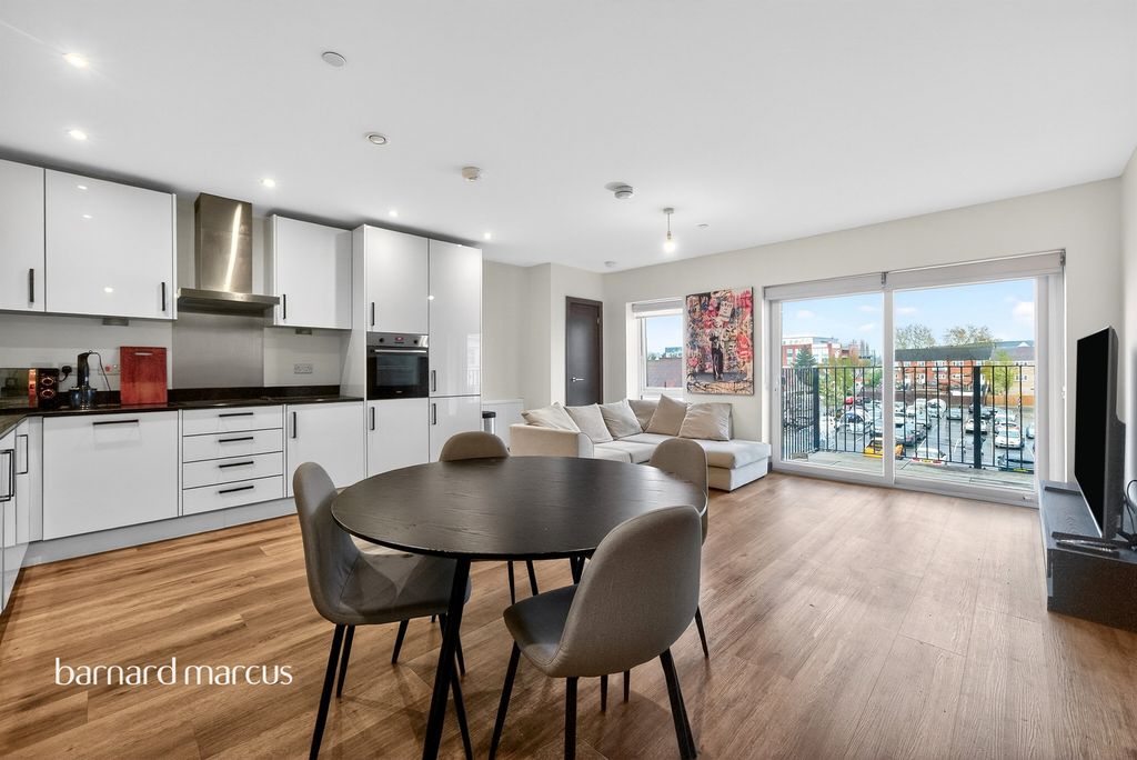 Property photo 3 of 12