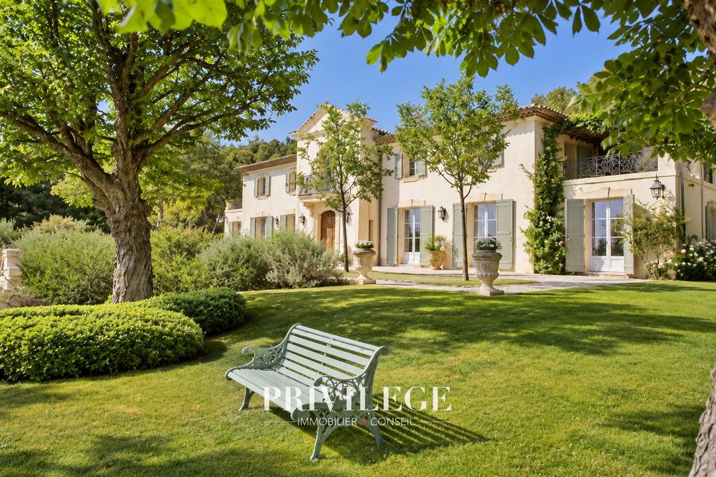 Property photo 1 of 16 Aix-En-Provence A Secluded Estate Where Provence Is Experienced In All Its Authenticity