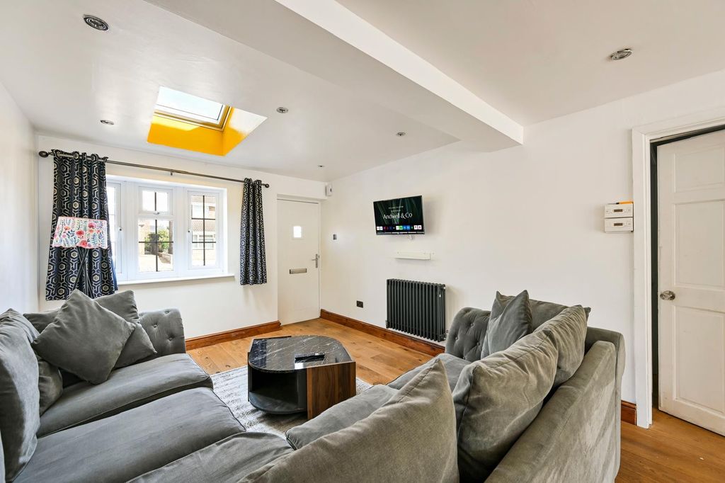 Property photo 1 of 25