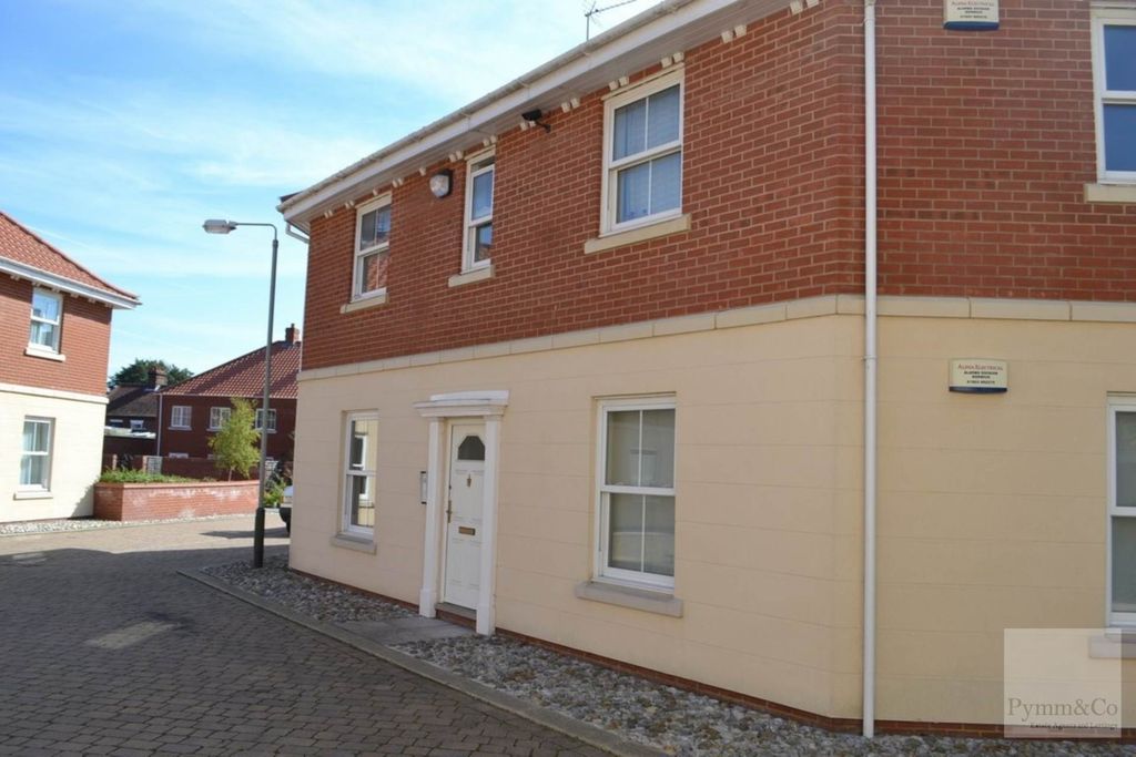 Property photo 2 of 6