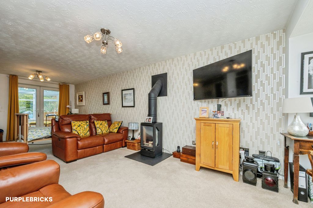 Property photo 2 of 26