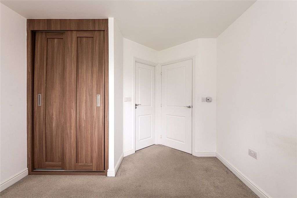 Property photo 3 of 15 Picture No. 05