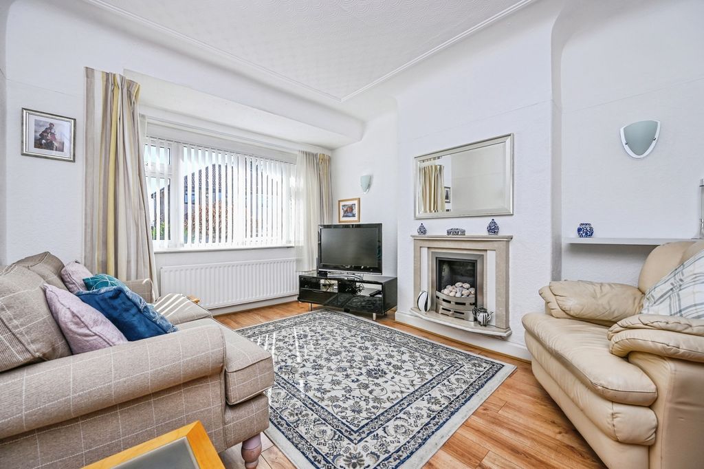 Property photo 3 of 18 Pbox-Img.Jpg