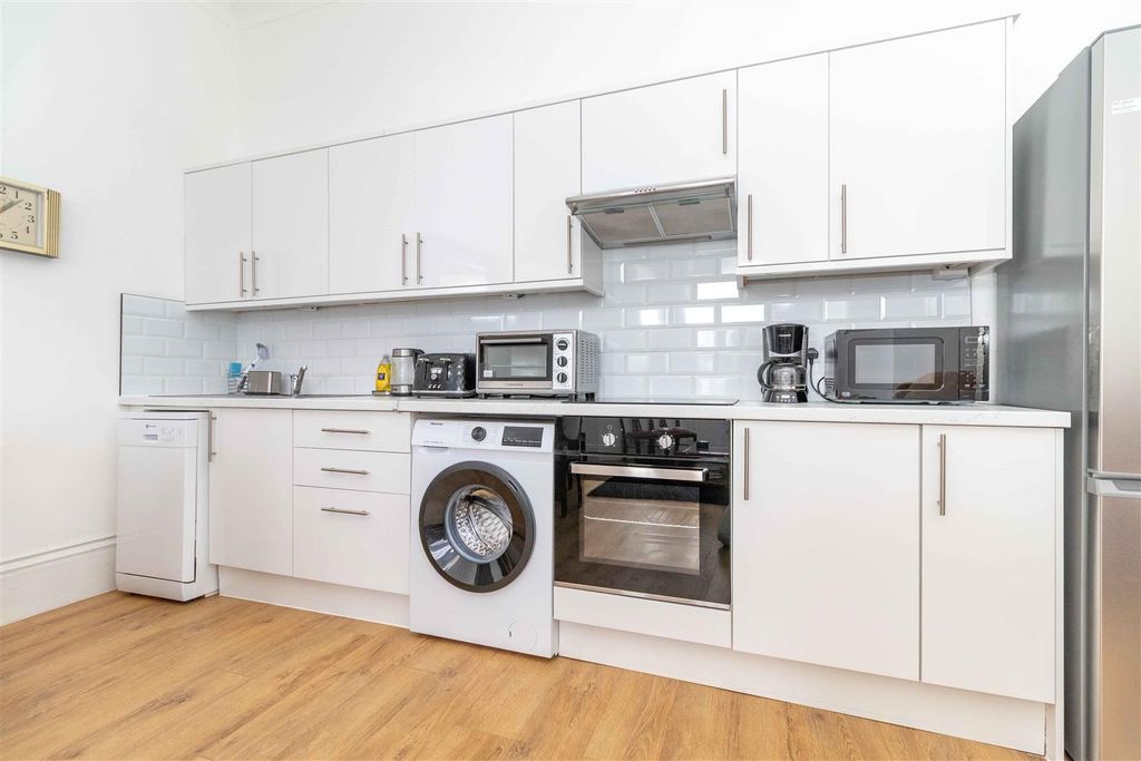 Property photo 3 of 14 Claydon-5.Jpg