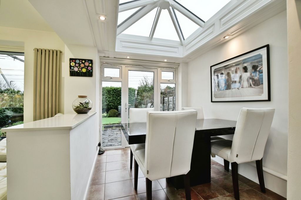 Property photo 2 of 20 Kitchen Diner