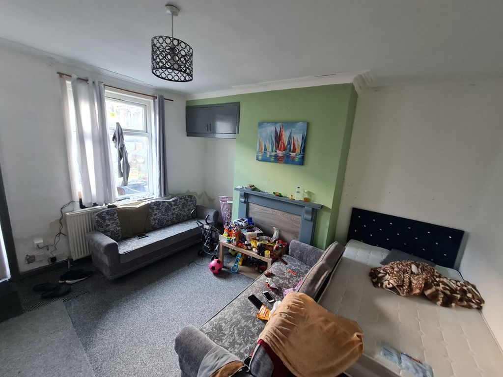 Property photo 2 of 6