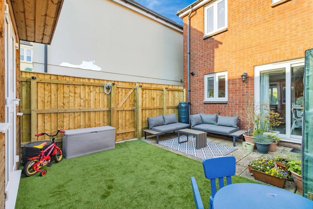 Property photo 2 of 16