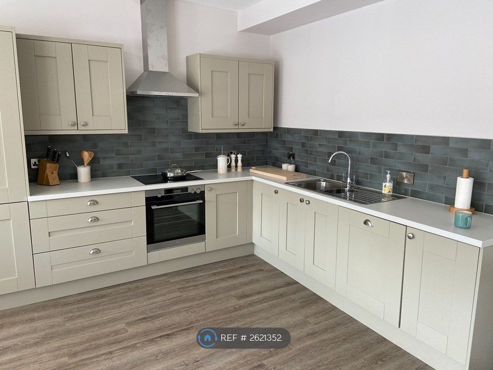 Property photo 2 of 9 Kitchen