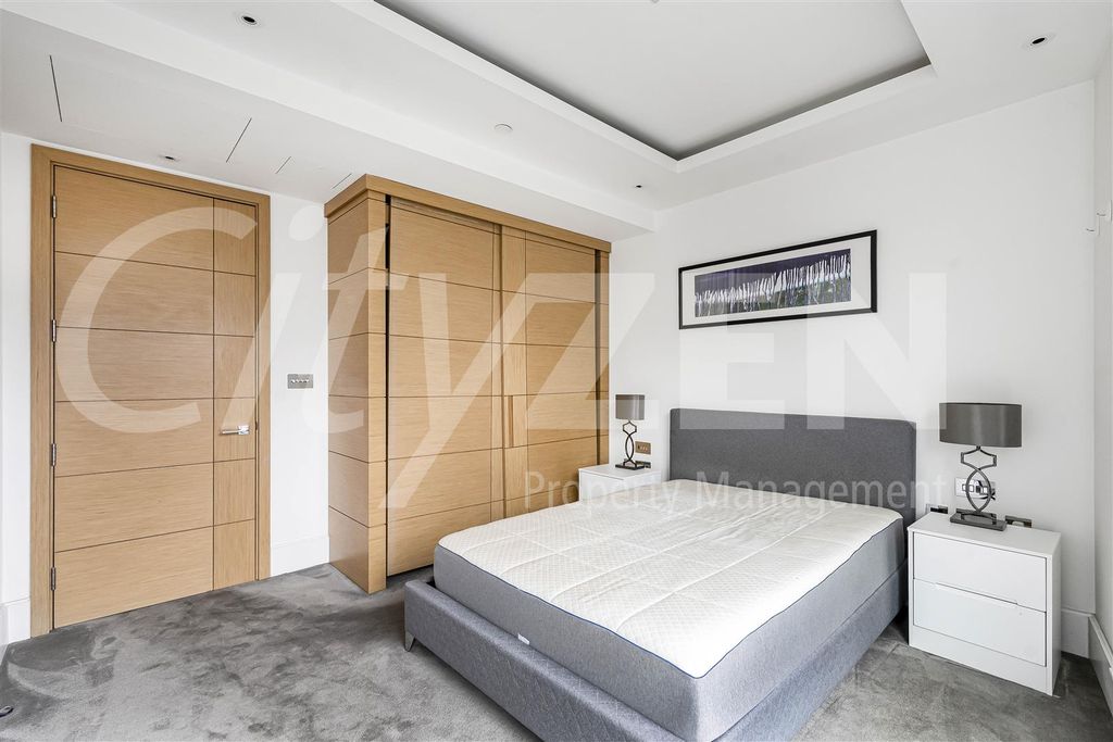 Property photo 2 of 17 Bedroom