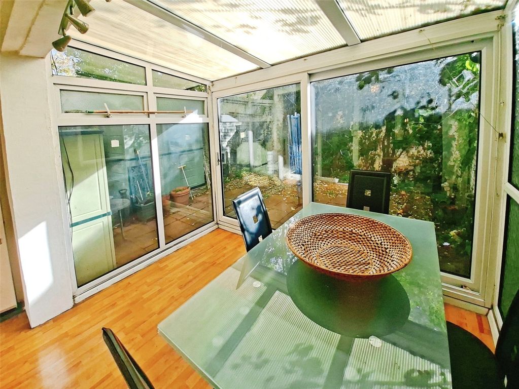 Property photo 2 of 9 Picture No. 15