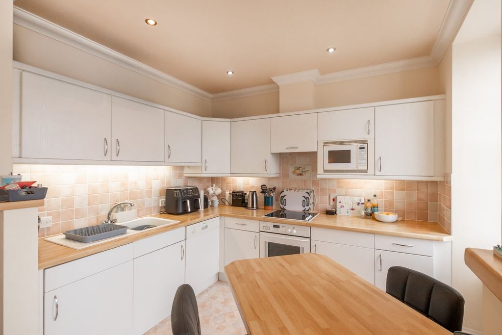 Property photo 3 of 10 Picture No. 28