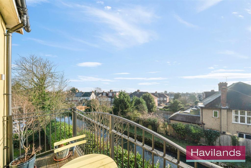 Property photo 3 of 12 Brockley Court-9.Jpg