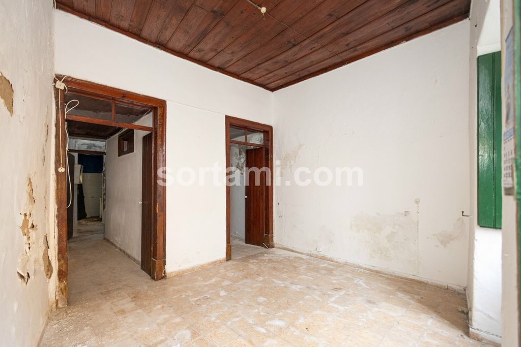 Property photo 2 of 34