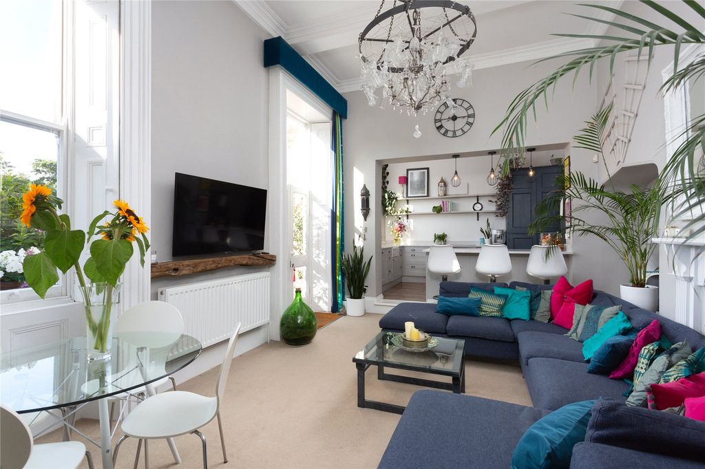 Property photo 3 of 16 Sitting/Dining Room