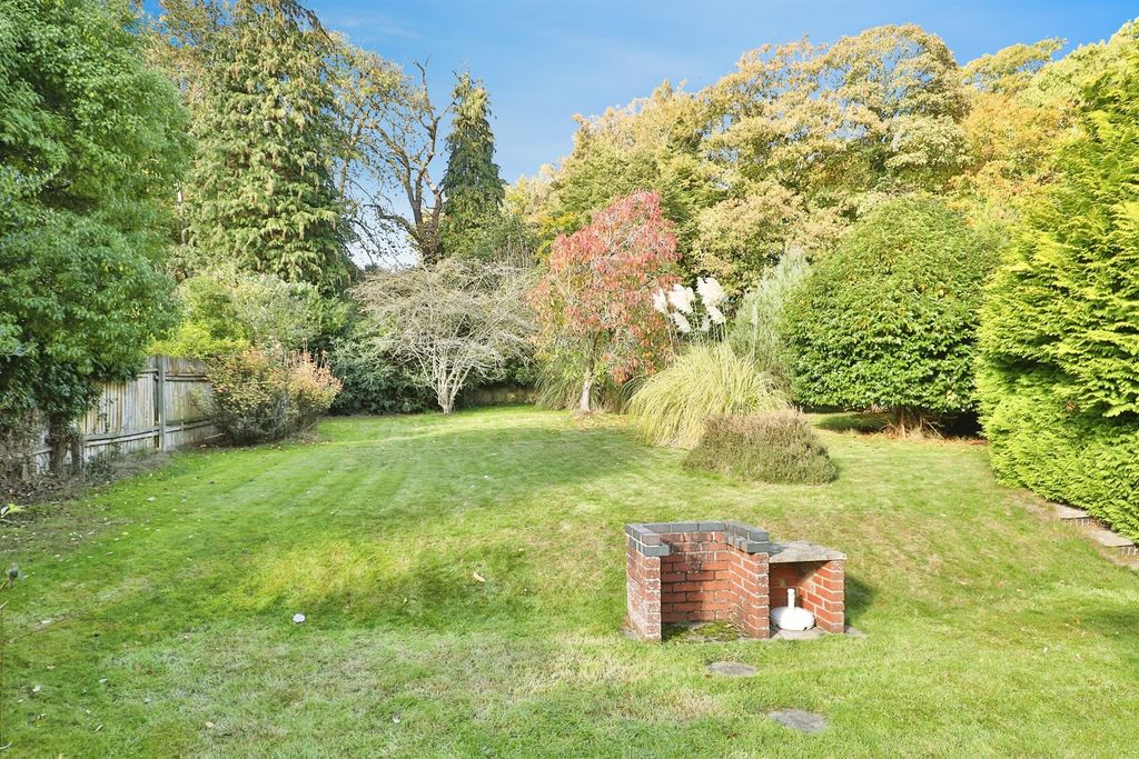 Property photo 3 of 27