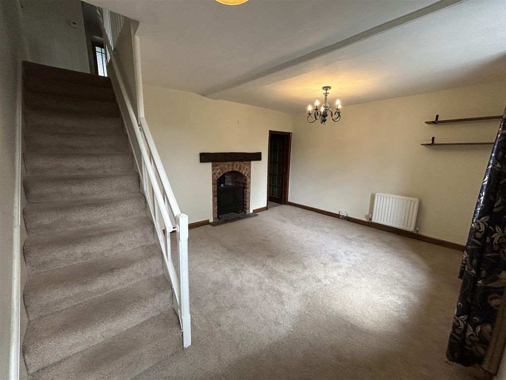 Property photo 2 of 13 Lounge