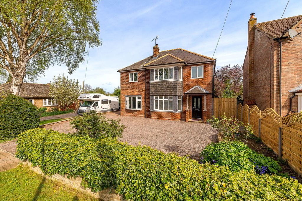 Property photo 1 of 40